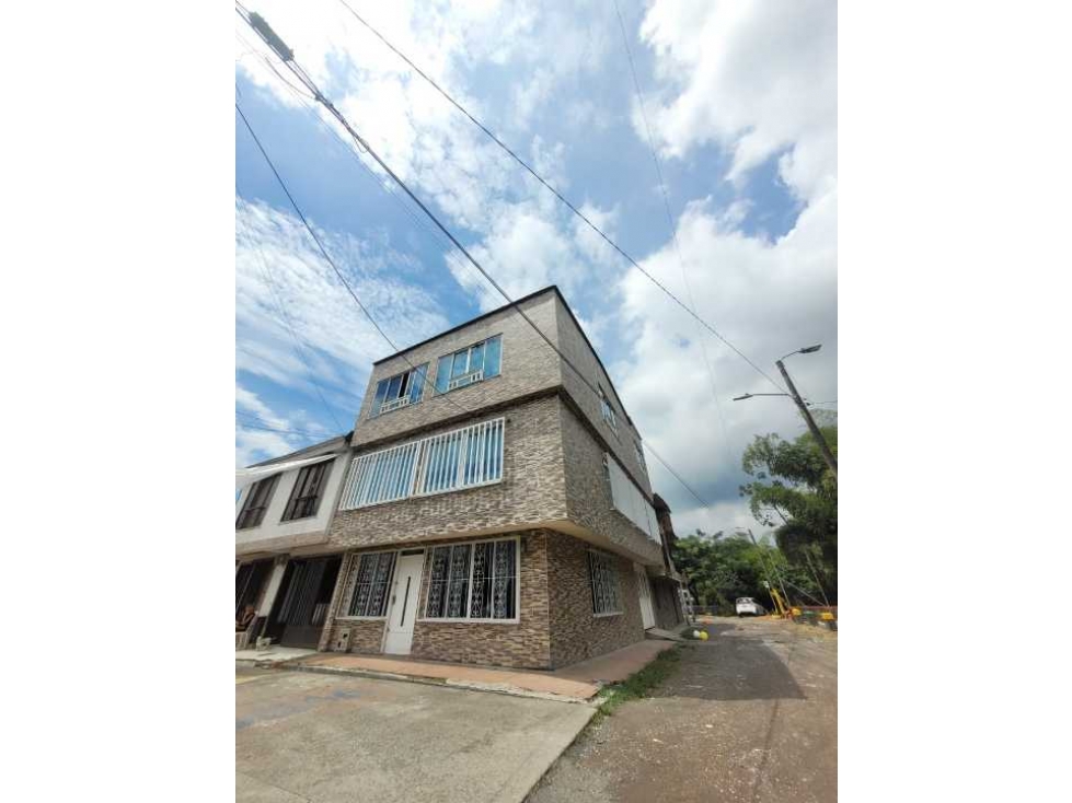 Venta de casa sect Girasol Dosquebradas 3 hab 2 baños garaje terraza - 1