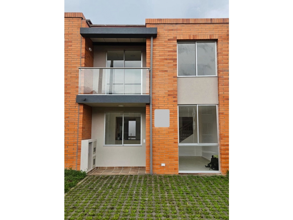 VENTA DE CASA DUPLEX SECTOR GALICIA PEREIRA