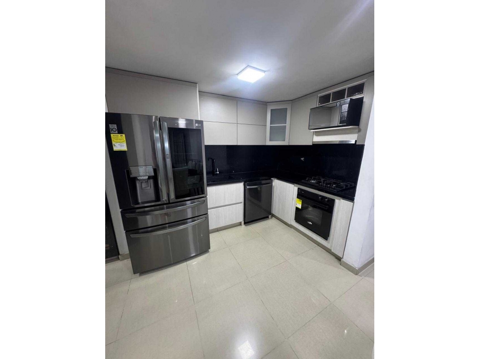 Venta de casa unifamiliar 230m2, Suramérica, La Estrella, en unidad