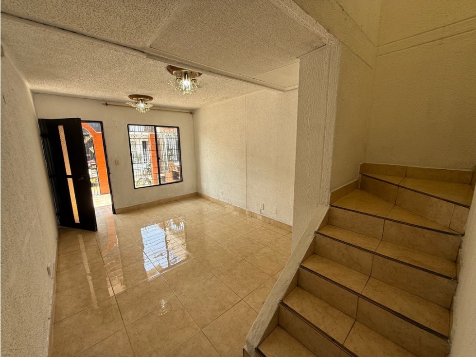 VENTA DE CASA UNIFAMILIAR EN BRISAS DE LOS ALAMOS 2 PISOS AC — foto 6