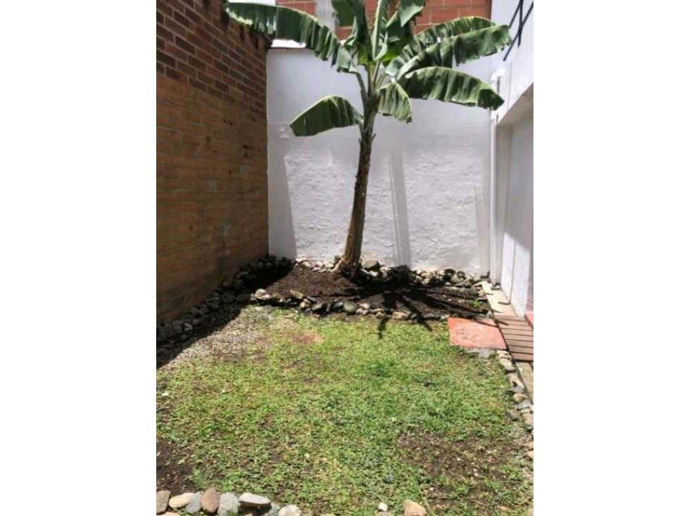 VENTA DE CASA LOTE EN LAURELES, SECTOR LORENA. — foto 2