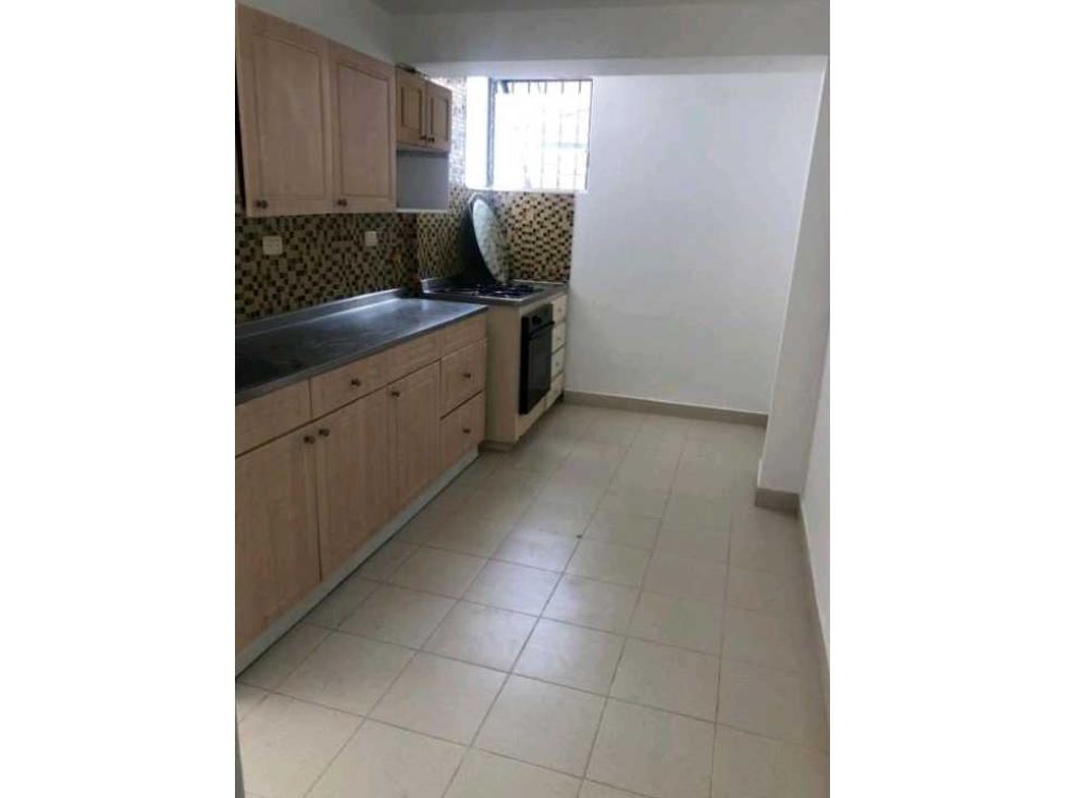 VENTA DE CASA LOTE EN LAURELES, SECTOR LORENA. — foto 4
