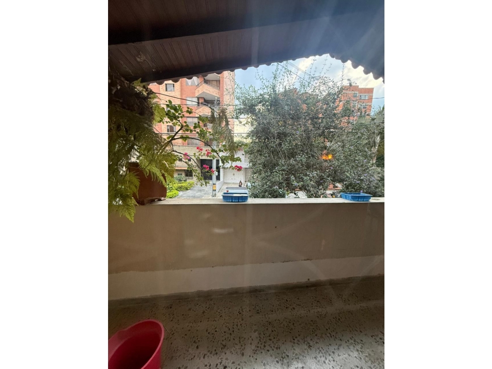 Venta de casa unifamiliar en Laureles , las acasias