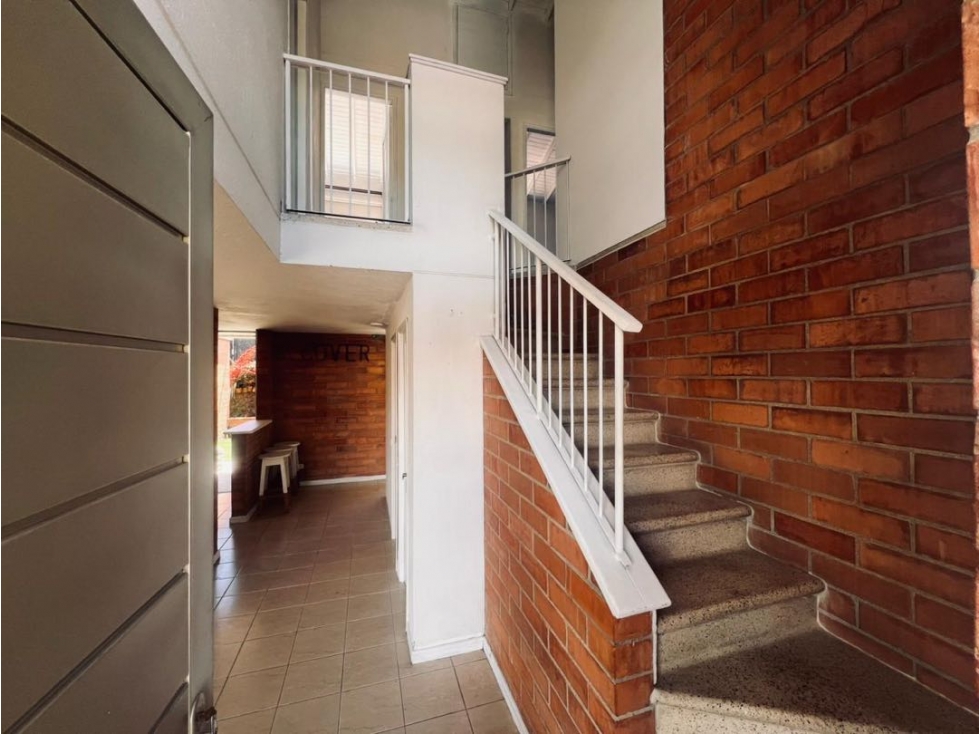 Venta de casa unifamiliar en la estrella sector Suramerica