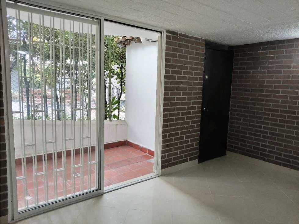 Venta de casa unifamiliar remodelada en Itaguí sector Suramérica — foto 5