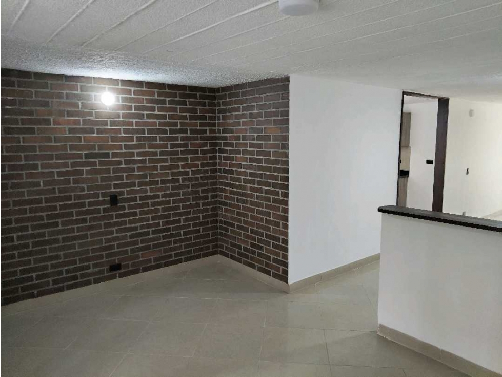 Venta de casa unifamiliar remodelada en Itaguí sector Suramérica — foto 6