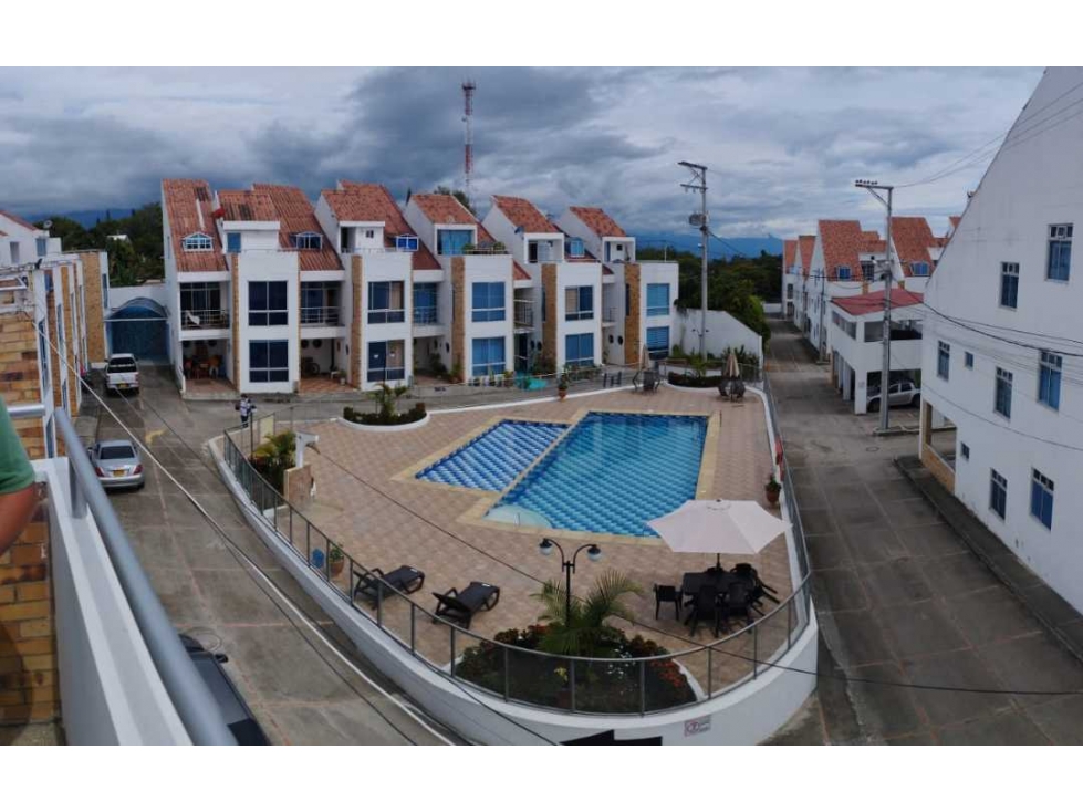 Venta de casa urbana de 224 M2 en 650 mill en La Mesa Cund, col - 1
