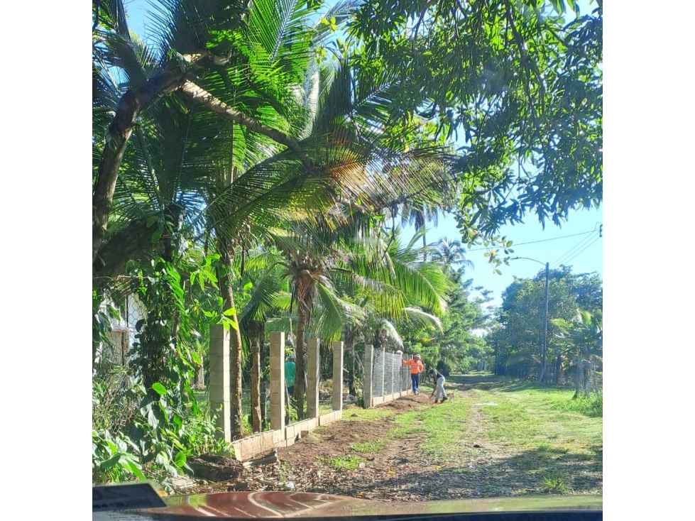 VENTA DE 2 CASA Y LOTE EN COLON PUNTA PORTETE — foto 2
