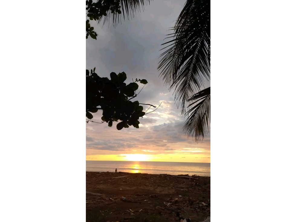 VENTA DE 2 CASA Y LOTE EN COLON PUNTA PORTETE — foto 5