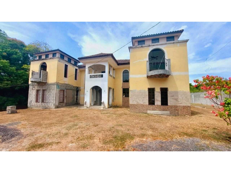 VENTA DE CASA Y LOTE OPORTUNIDAD DE INVERSION DE HOTEL O CASA DE LUJO - 5