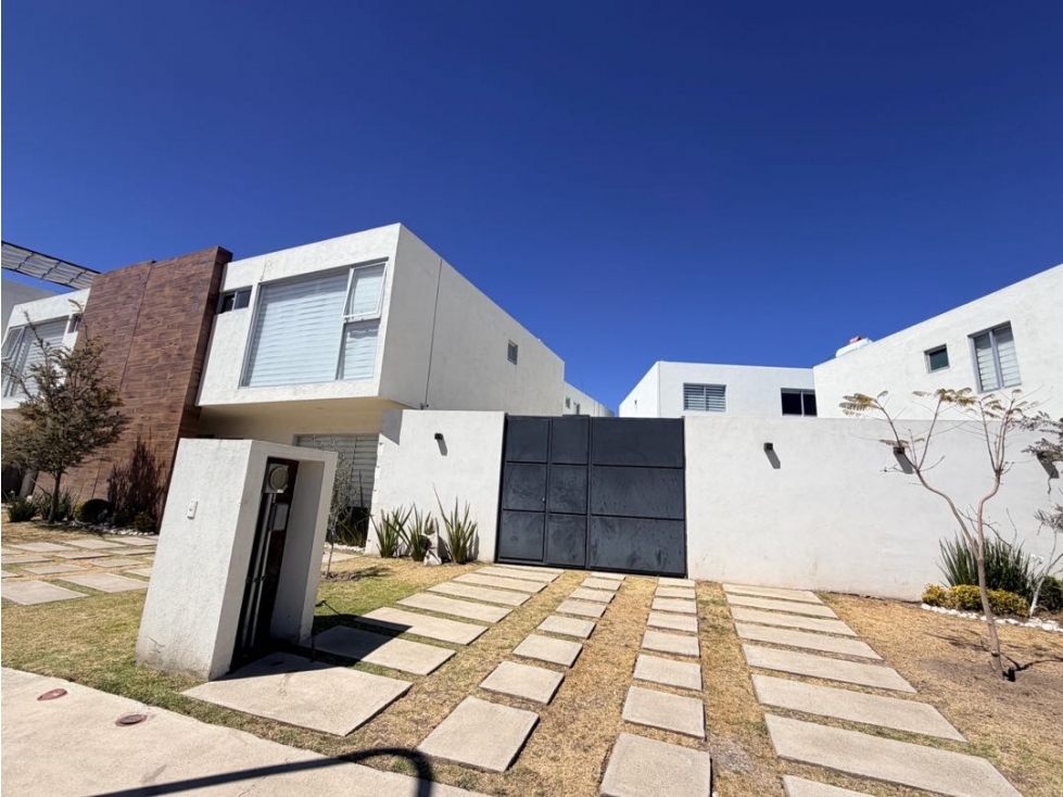 Venta de Casa con Jardín y Terreno Excedente en Madelaine Pachuca — foto 3