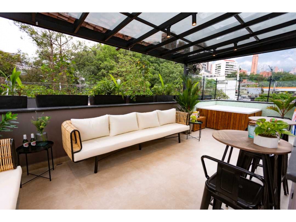 Venta de casa/hotel en Manila. Reformada y operando en renta por días.