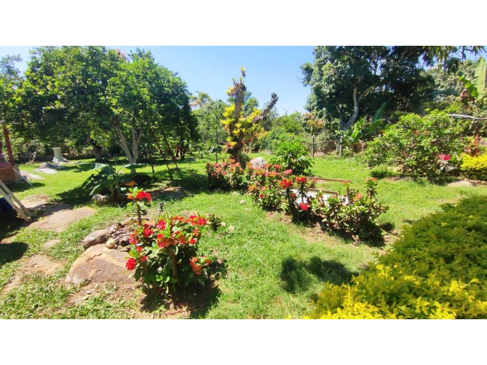 Lindo casalote de 1100 M2 en 489 mill en La Mesa Cund, COL plano. — foto 2