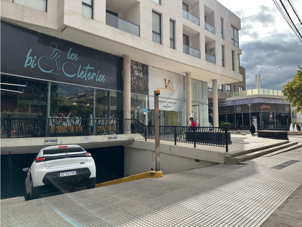 VENTA DE COCHERA EN PASEO QUATTRO - CENTRO DE VILLA CARLOS PAZ - 3