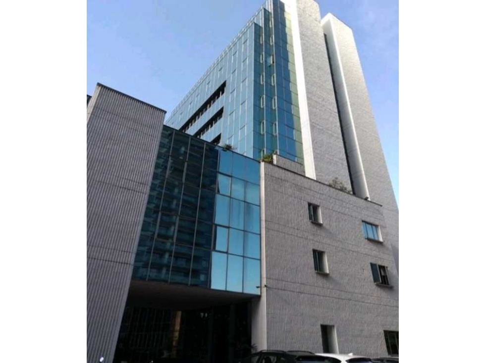 VENTA DE CONSULTORIO EN EL POBLADO, CERCA AL C.C OVIEDO.
