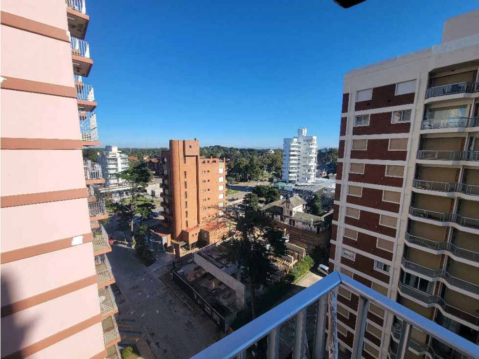 VENTA DE DEPARTAMENTO CENTRICO EN PINAMAR - 4