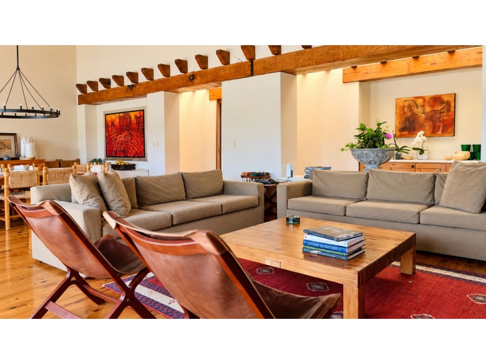 VENTA DE DOS CASAS CON ALBERCA Y JACUZZI AMPLIO JARDIN | AVANDARO - 6