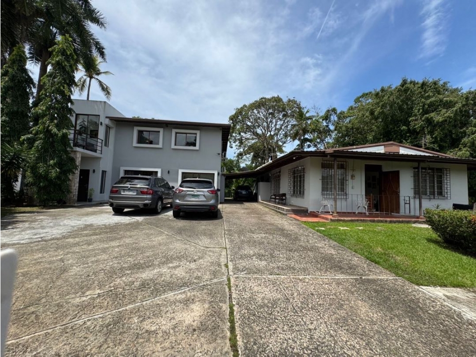 Venta de dos casas en una estilo Duplex | Diablo, Ancon