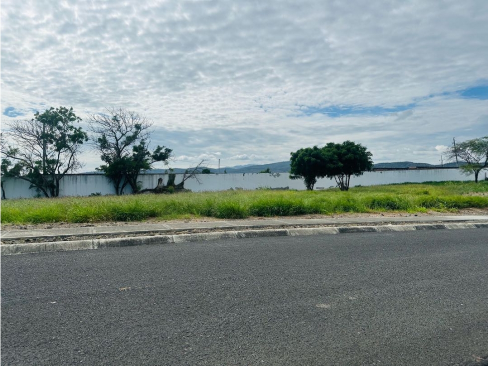 Venta de dos lotes juntos en Urb. Montecristi Golf Club. - 2