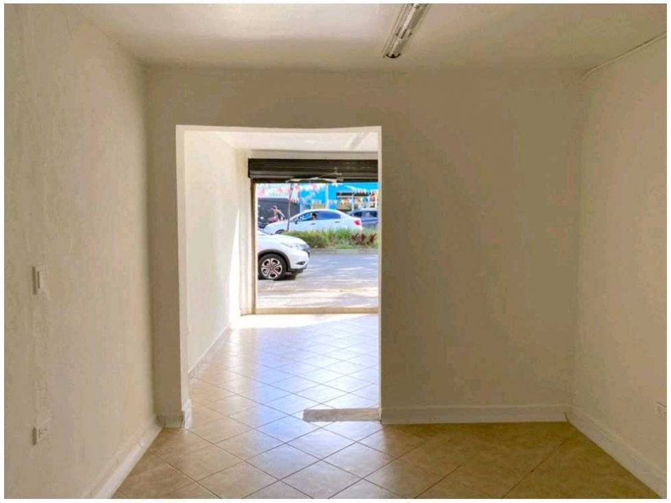 VENTA DE EDIFICIO DE LOCALES, RENTANDO. — foto 4