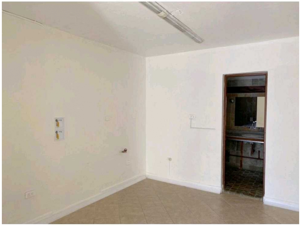VENTA DE EDIFICIO DE LOCALES, RENTANDO. — foto 6