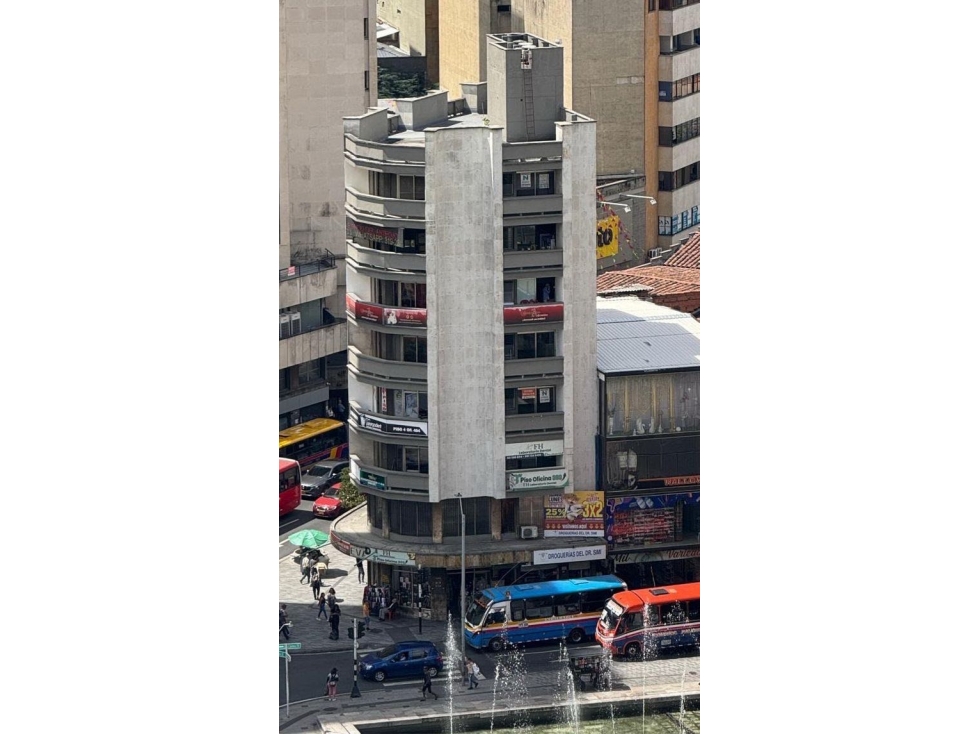 VENTA DE EDIFICIO EN EL CENTRO DE MEDELLÍN