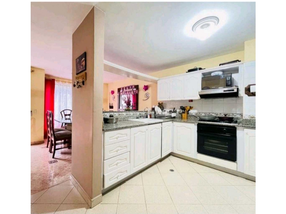 Venta de edificio en Laureles Nogal, 4 pisos, Media Mixtura, Medellín