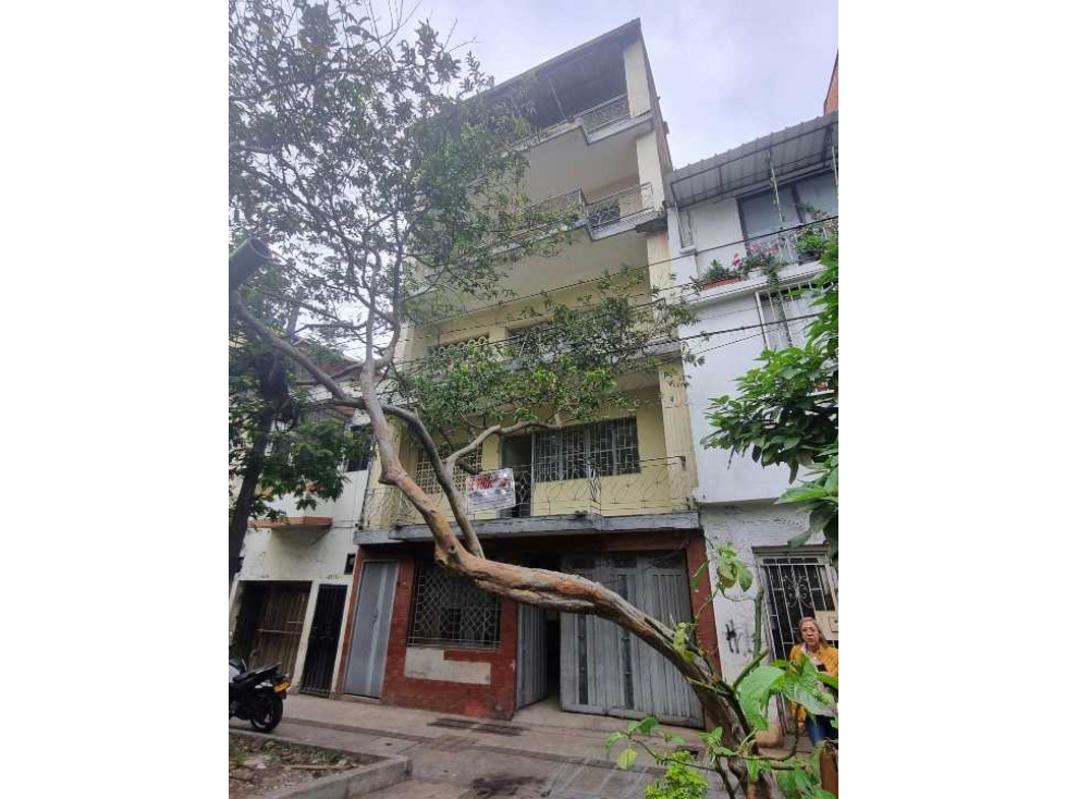 Venta de Edificio de uso comercial y/o residencial