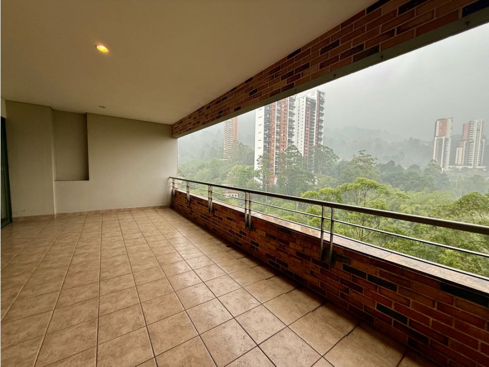Venta de espacioso apartamento en el tesoro original muy buen estado — foto 2