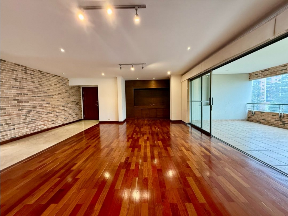 Venta de espacioso apartamento en el tesoro original muy buen estado — foto 4