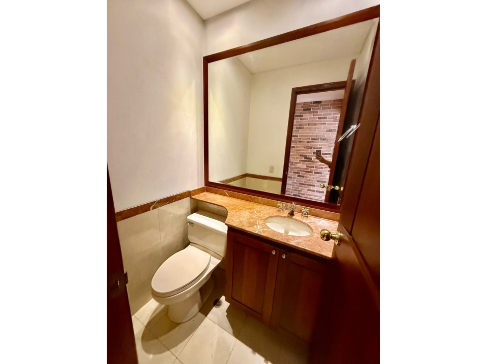 Venta de espacioso apartamento en el tesoro original muy buen estado — foto 6