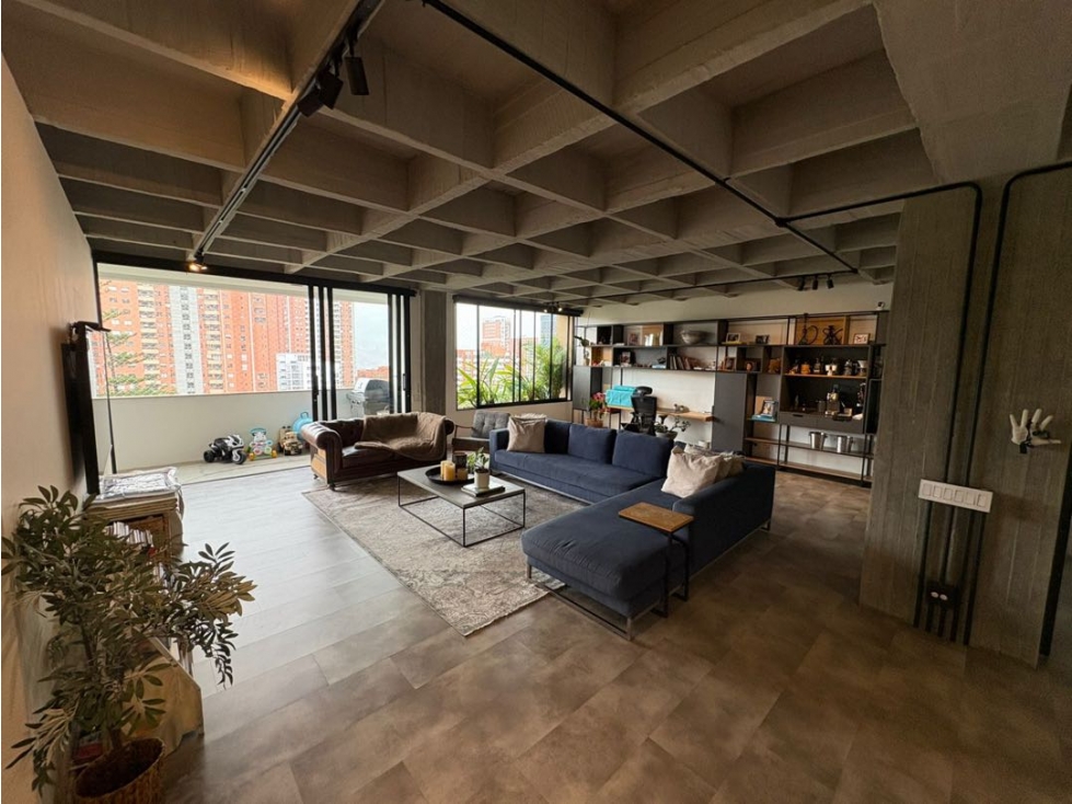 VENTA DE ESPECTACULAR APARTAMENTO REMODELADO EN EL POBLADO PARTE PLANA — foto 2