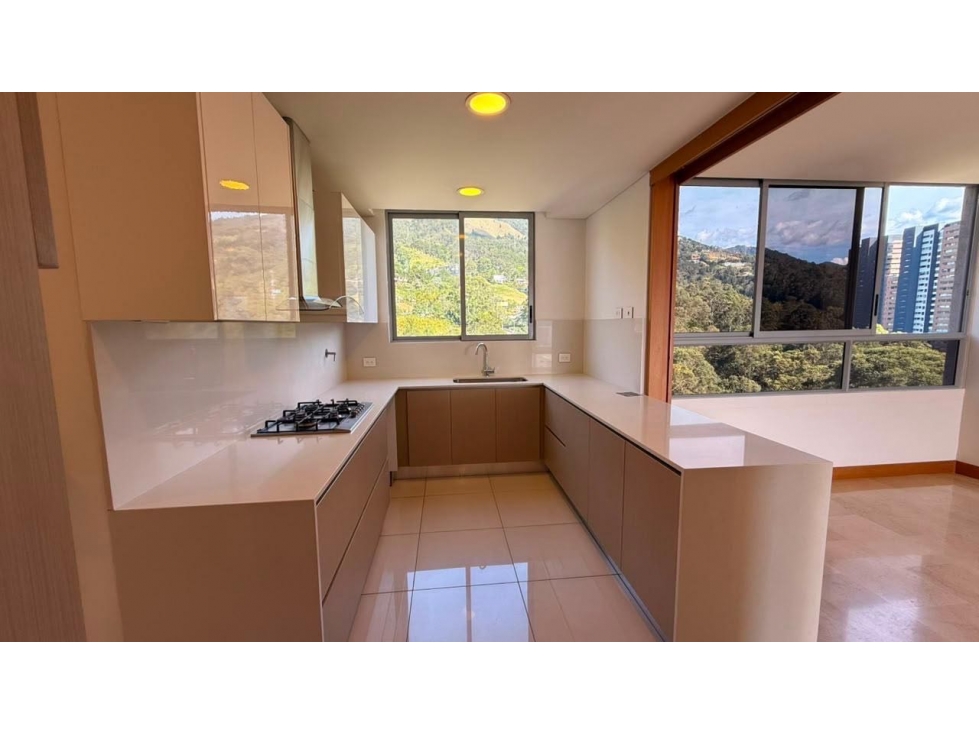 Apartamento Altos del Poblado | 217 m² | gran balcón panorámico — foto 2