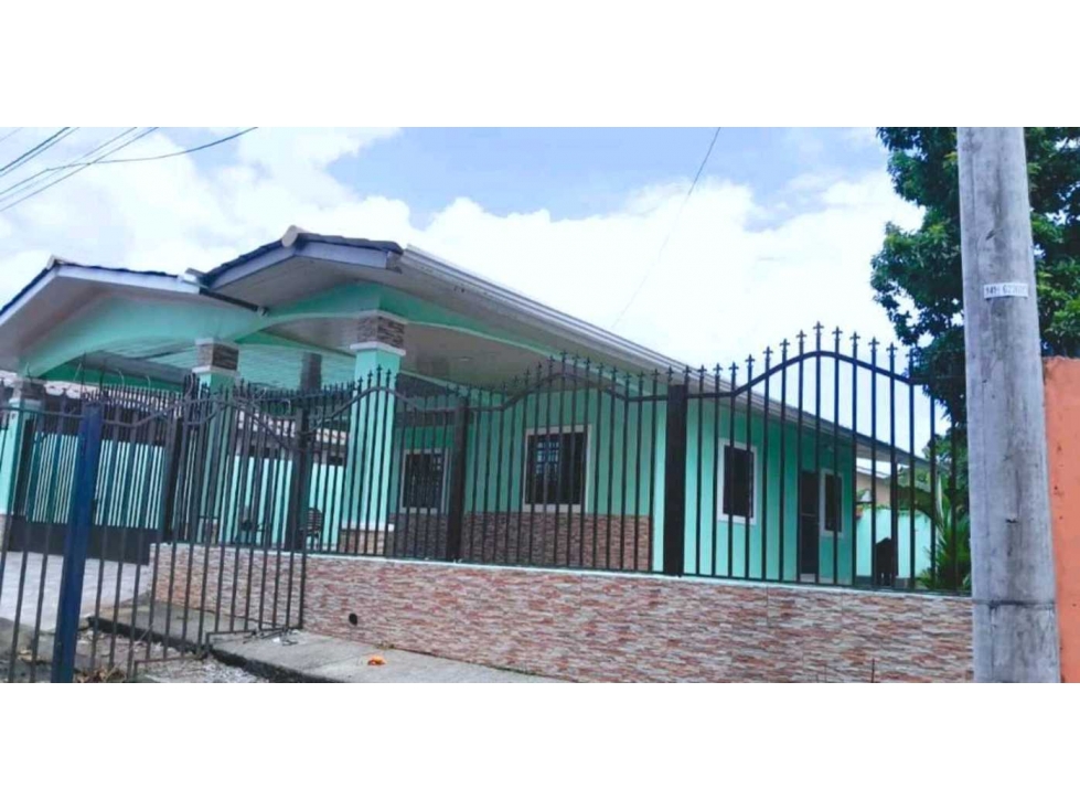 VENTA DE ESPECTACULAR CASA EN PENONOMÉ, VALLE DEL RÍO - 2