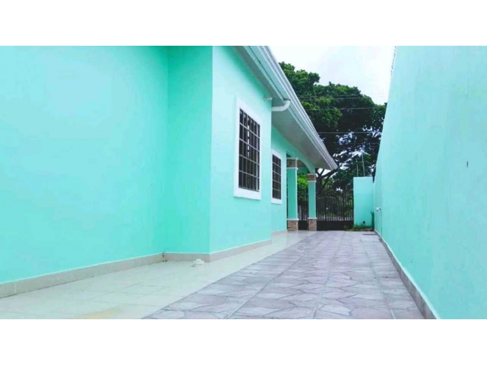 VENTA DE ESPECTACULAR CASA EN PENONOMÉ, VALLE DEL RÍO - 3