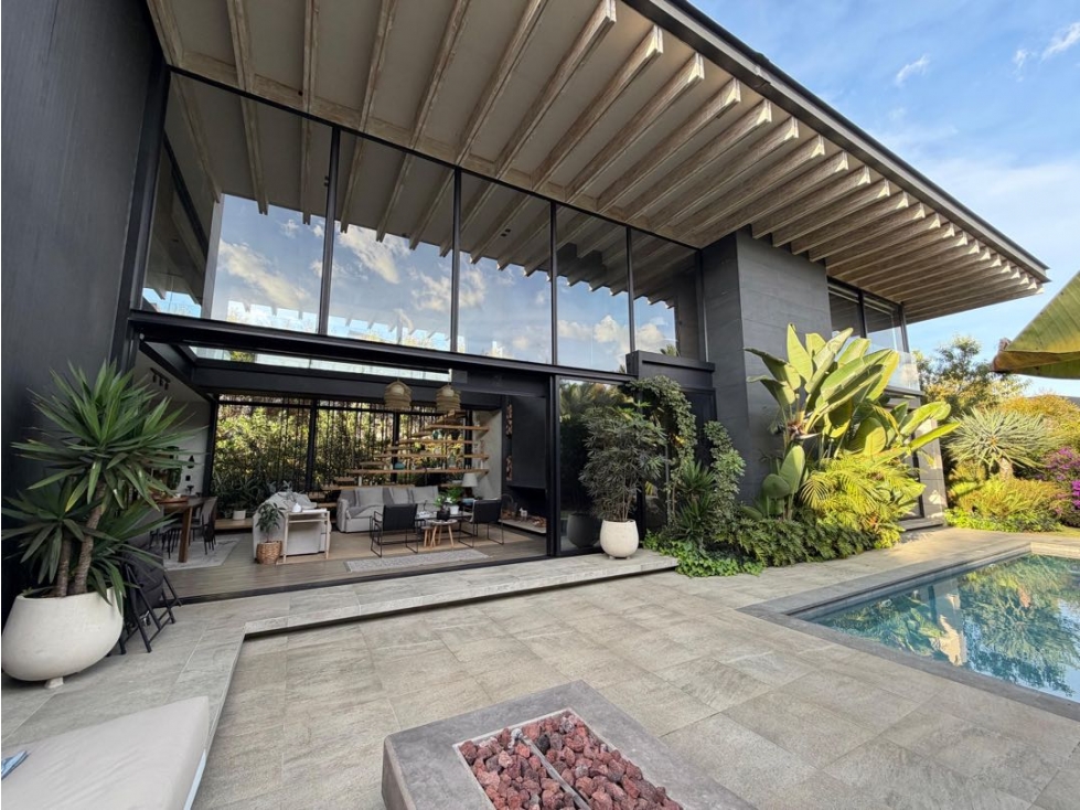 Casa en venta en Llanogrande | 363 m² | 3 hab | piscina climatizada