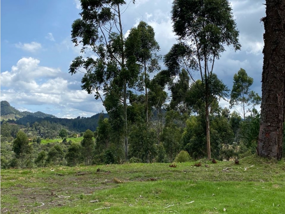 Venta de lote espectacular en el retiro