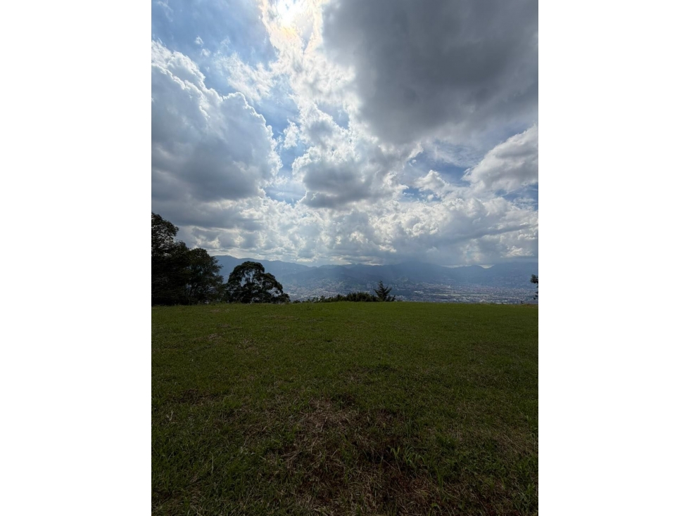 Venta de espectacular Lote en el Poblado, preciosa vista