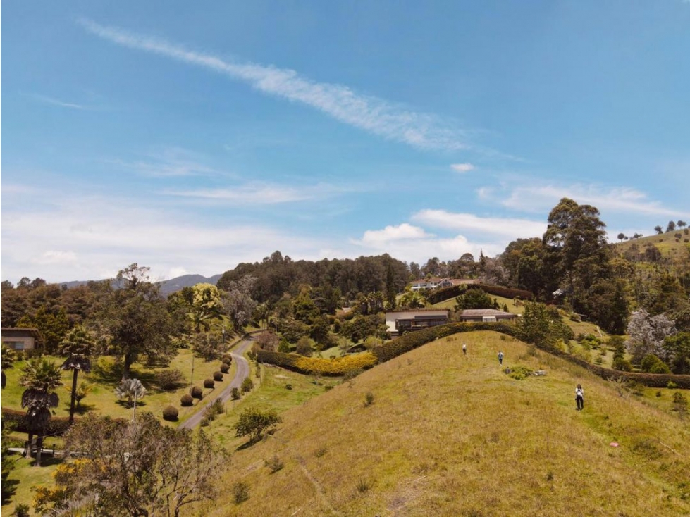Venta de espectacular lote independiente sector Fizebad | Retiro