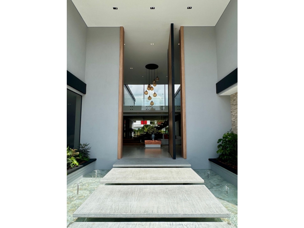 Venta de espectacular mansión en Llano Grande exclusiva parcelación — foto 2