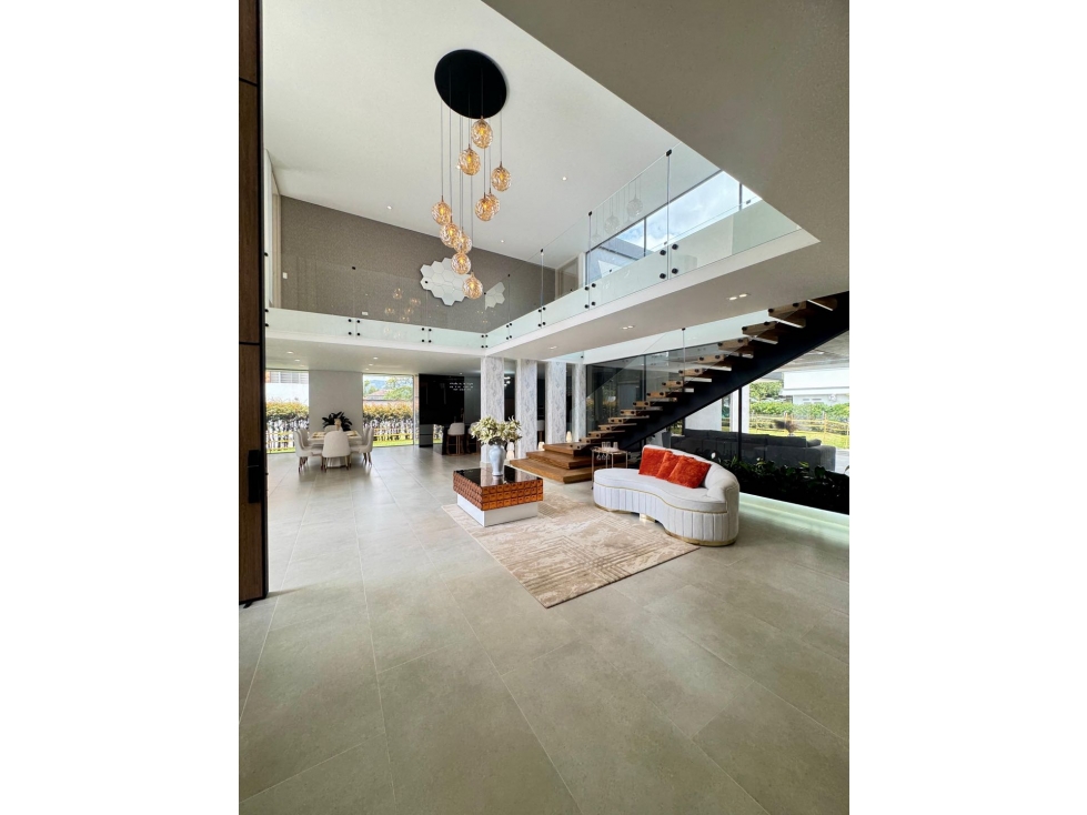 Venta de espectacular mansión en Llano Grande exclusiva parcelación — foto 4