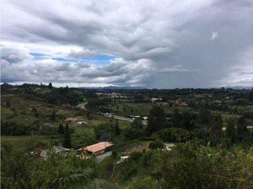 VENTA DE EXCELENTE LOTE LA CLARITA, GUARNE 9.311m2, CON AGUA Y ENERGÍA — foto 3