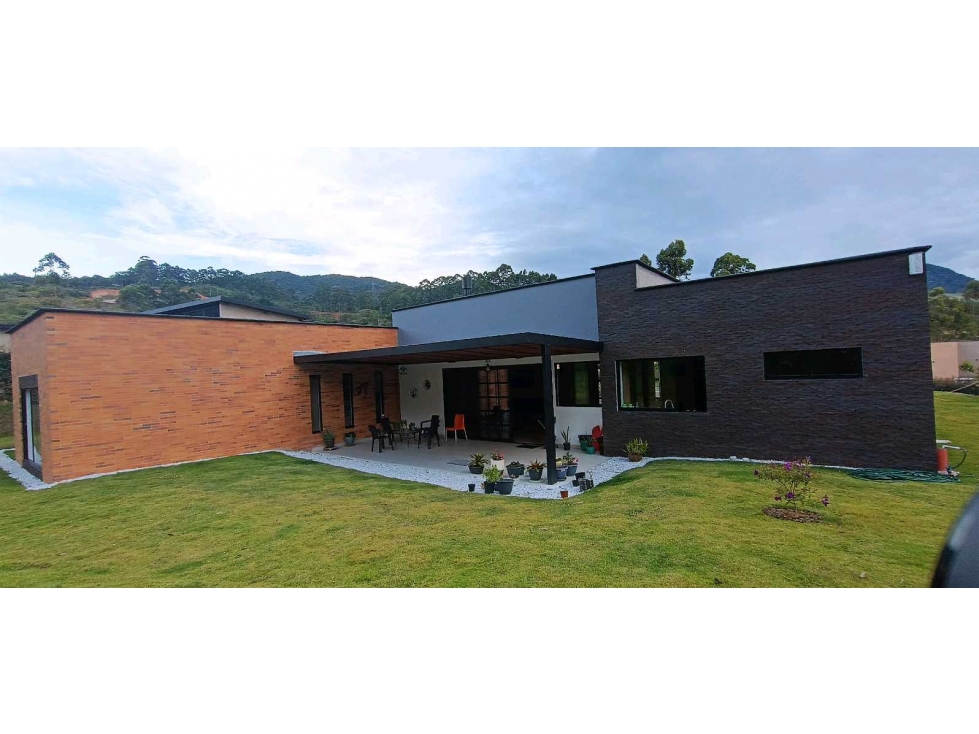 VENTA DE EXCLUSIVA CASA CAMPESTRE EN UNIDAD CERRADA RESERVA SILVESTRE