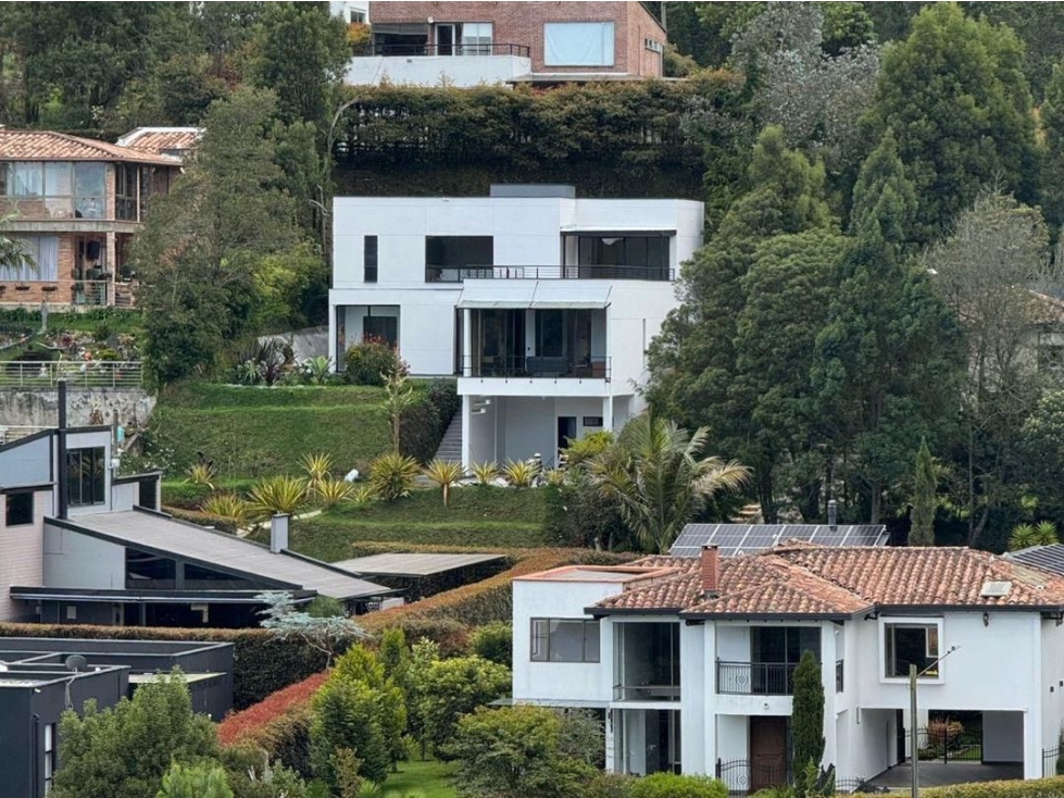 VENTA DE EXCLUSIVA CASA EN ENVIGADO- LOMA DEL ESCOBERO