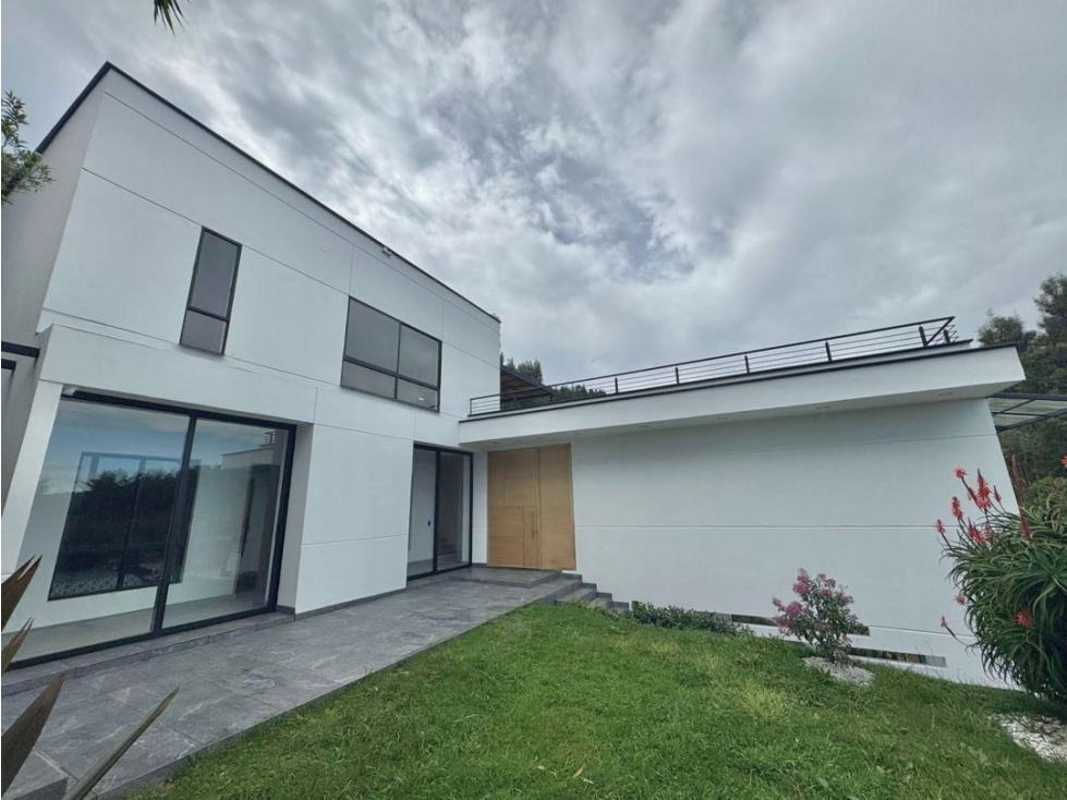 VENTA DE EXCLUSIVA CASA EN ENVIGADO- LOMA DEL ESCOBERO — foto 2
