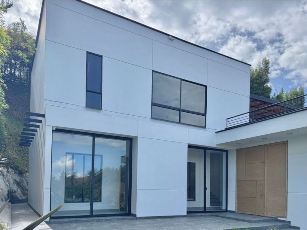 VENTA DE EXCLUSIVA CASA EN ENVIGADO- LOMA DEL ESCOBERO — foto 5