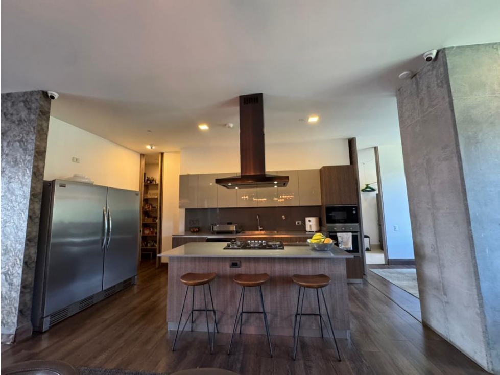 Venta de exclusivo apartamento sector balsos parte alta de 293 mts — foto 2
