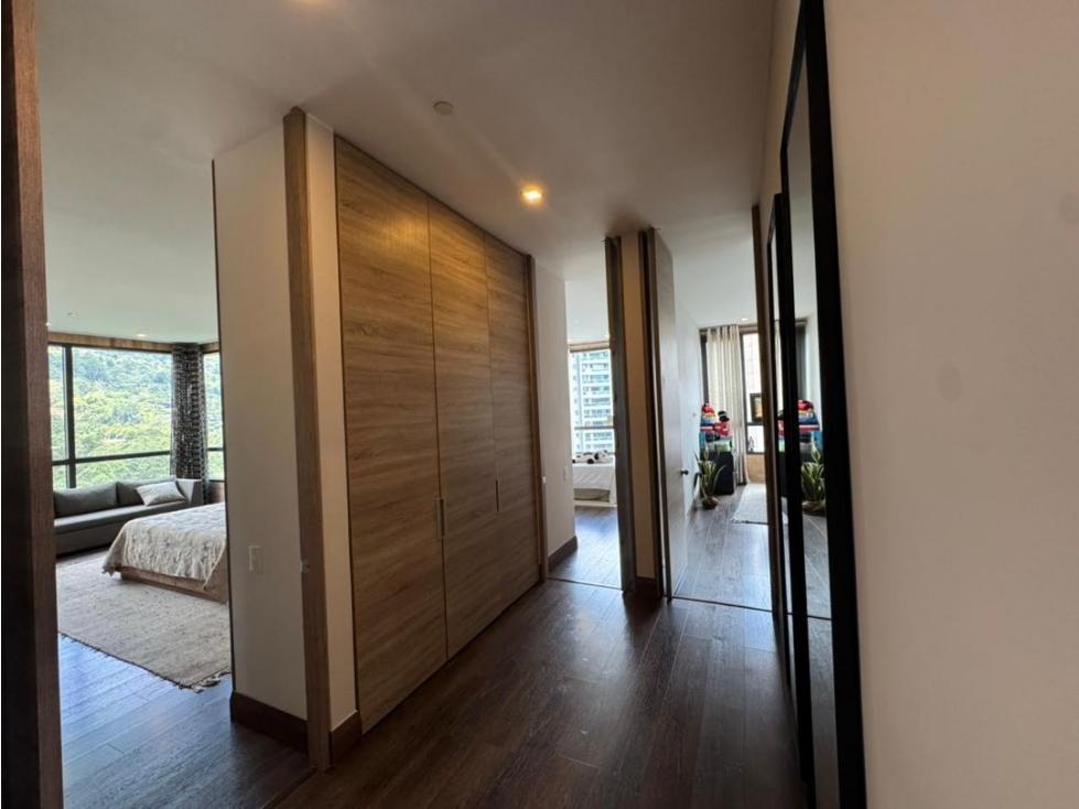 Venta de exclusivo apartamento sector balsos parte alta de 293 mts — foto 4
