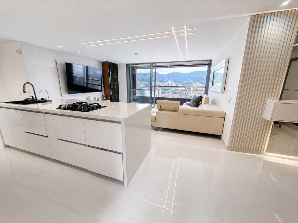 Venta de Exclusivo Apartamento en Ciudad del Río, Medellín, piso alto