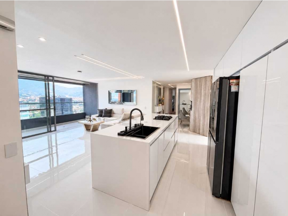 Venta de Exclusivo Apartamento en Ciudad del Río, Medellín, piso alto — foto 2